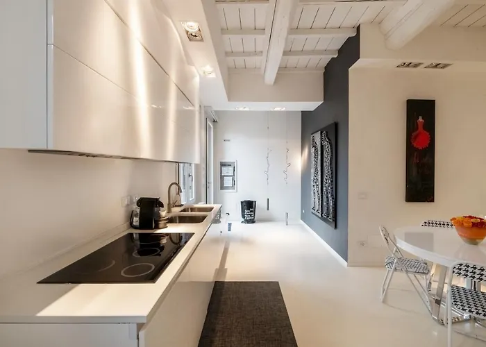 Charming Flat In Centro A Con Posto Auto Casa vacanze *