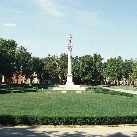 Charming Flat In Centro A Con Posto Auto Semesterbostad Ferrara