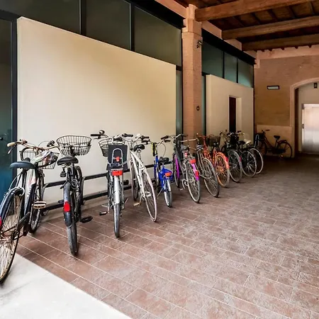 Charming Flat In Centro A Con Posto Auto Feriehus *