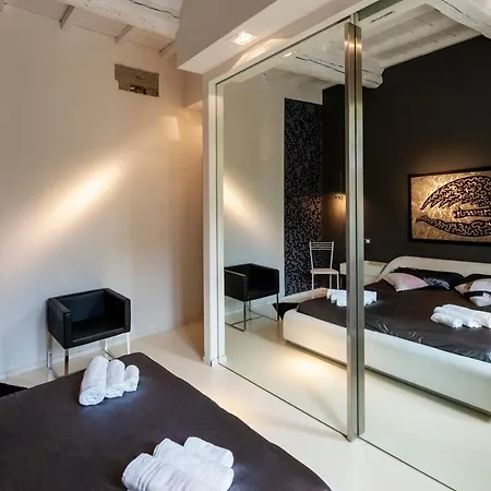 Charming Flat In Centro A Con Posto Auto Ferrara