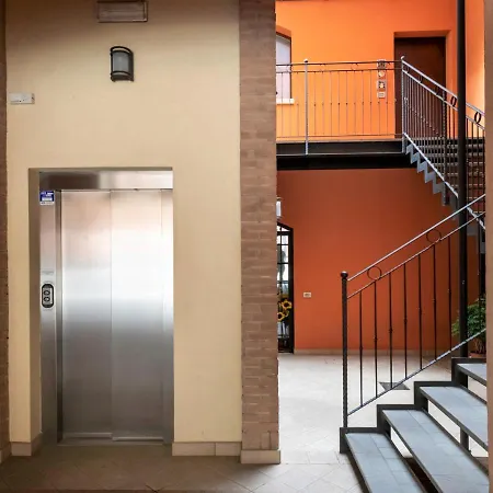 Semesterbostad Charming Flat In Centro A Con Posto Auto