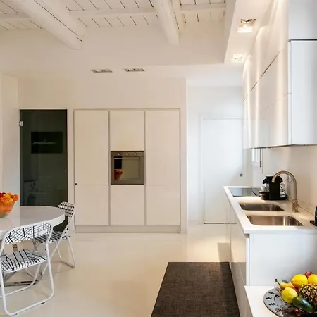 Feriehus Charming Flat In Centro A Con Posto Auto