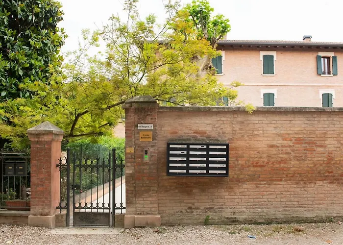 Charming Flat In Centro A Con Posto Auto * Ferrara