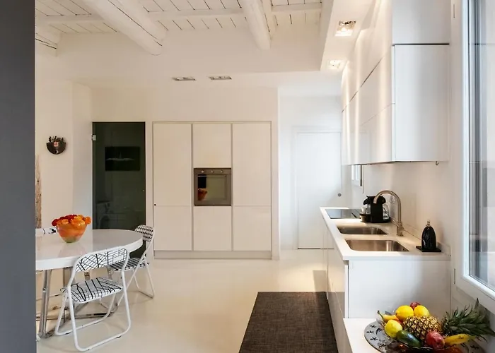 Holiday home Charming Flat In Centro A Con Posto Auto